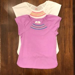 2 Girls 6 T-Shirts white one has never been worn